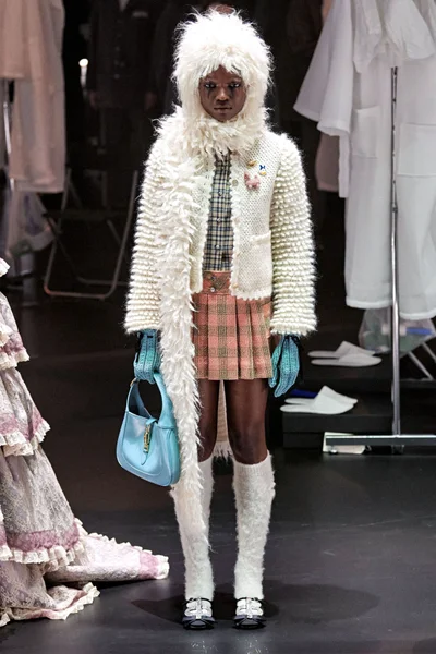 Look 44